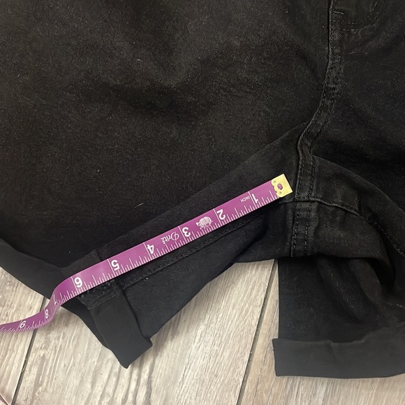 SHEIN Sexy Plus Paperbag Waist Roll Hem shorts - Picture 5 of 6